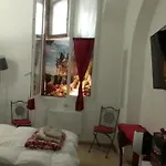 Crescenziovaticanflat
